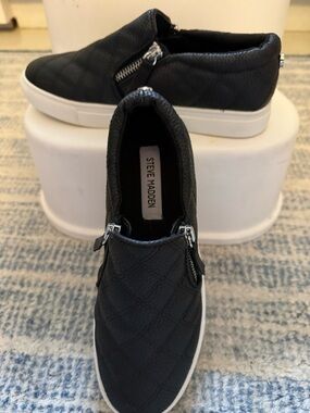 Steve Madden Black Quilted Slip-On Sneakers with Side Zips